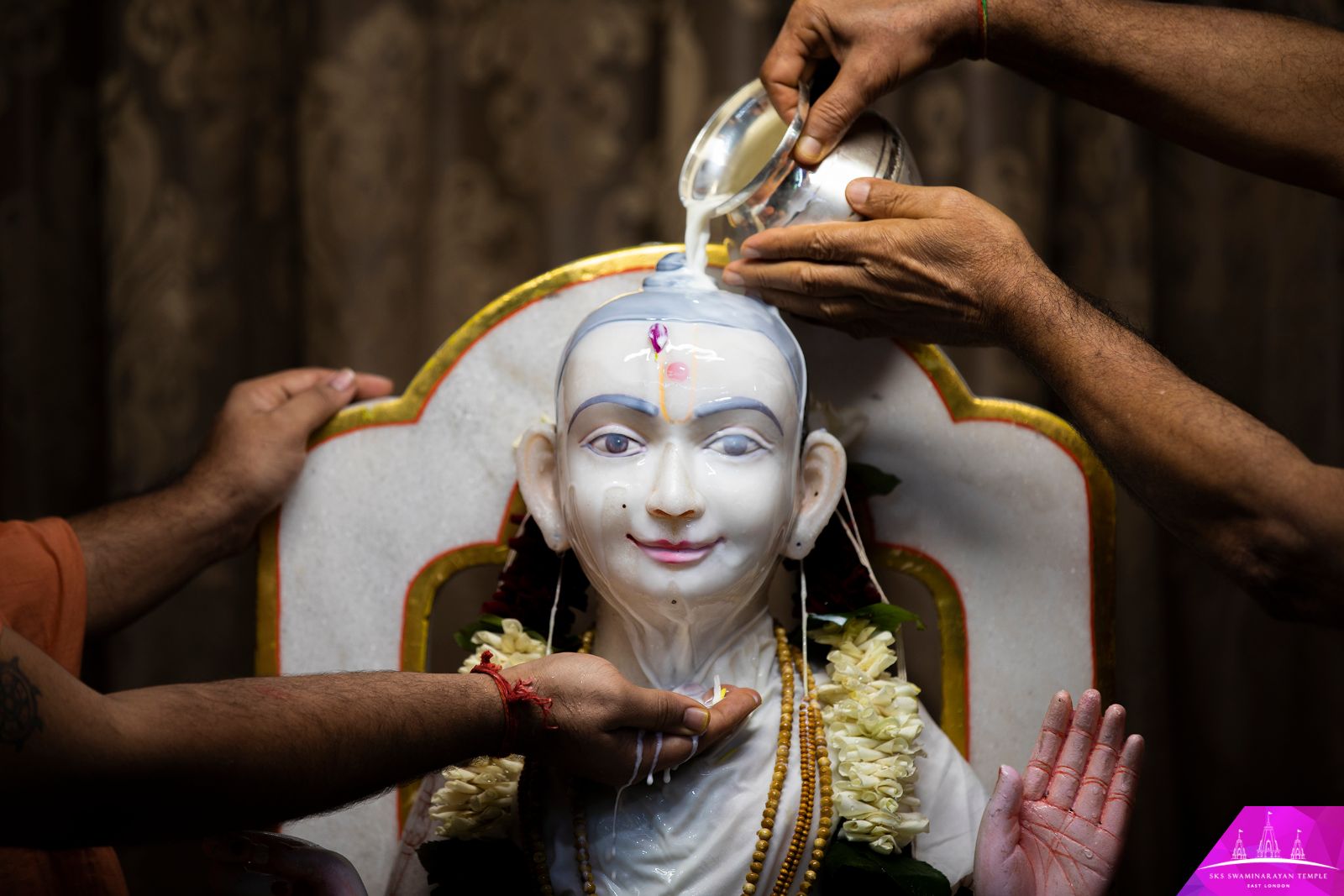 ©1987-2017 SKS Swaminarayan Temple East London